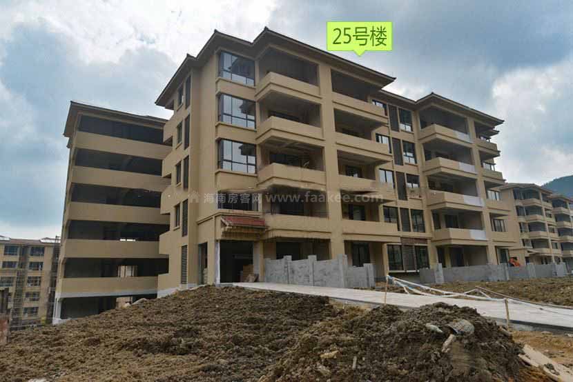 万宁石梅山庄四期1,2,3,4,25,26号楼已封顶 正内部装修