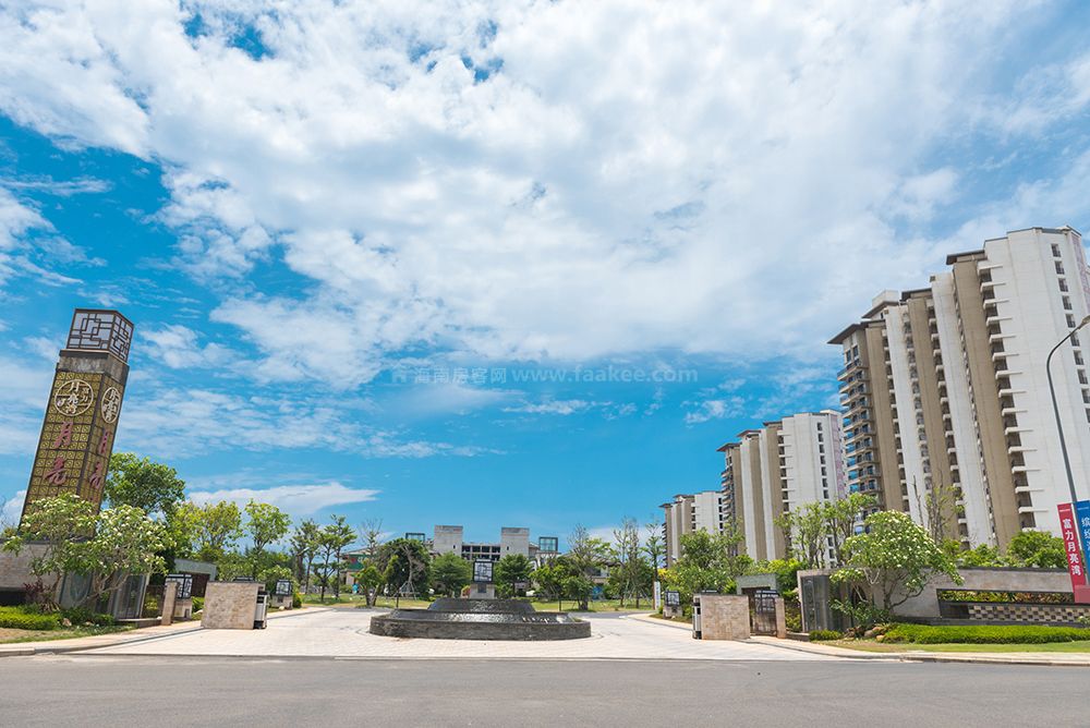 文昌富力月亮湾建面74-78㎡公寓现房在售,均价16000元/平