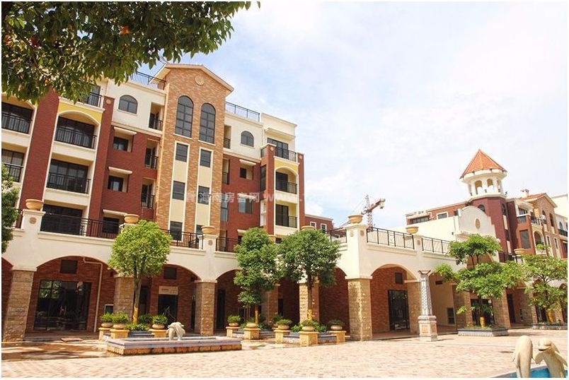 防城港龙光阳光海岸五期17#楼臻美园景房火热销售中,均价约6300元/㎡