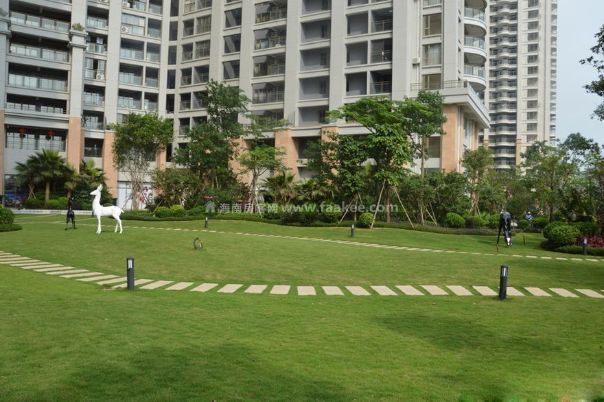 北海嘉和冠山海项目在售海德堡二期14#楼,均价为9800-13600元/㎡