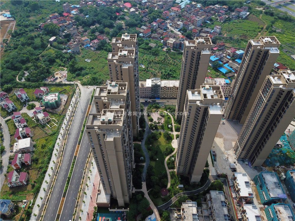 桂林兴荣郡主推三至四房户型,均价约6600元/㎡