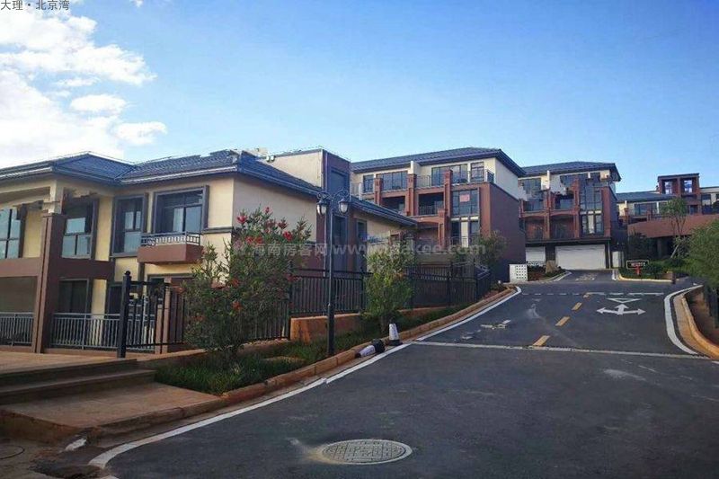 大理北京湾三期在售商铺,别墅,洋房,小高层送车位!