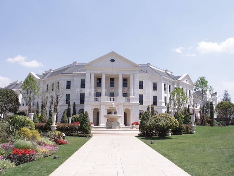 昆明俊发·滇池one联排别墅在售,均价约11500元/㎡