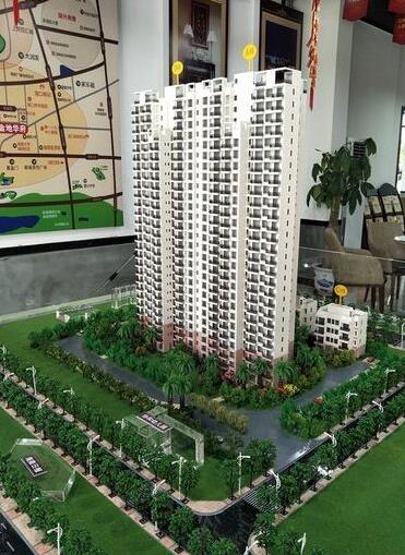 海口金地华府在售价格为:17000元/㎡,主力户型建面109.15-116.75㎡3居