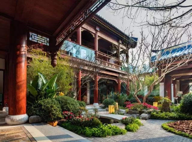 华皓亚龙府: 一席国派府院,复兴中式巨制