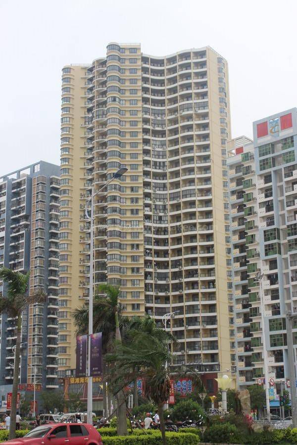 北海银滩海尊项目高层板楼住宅在售,毛坯和带装修交付